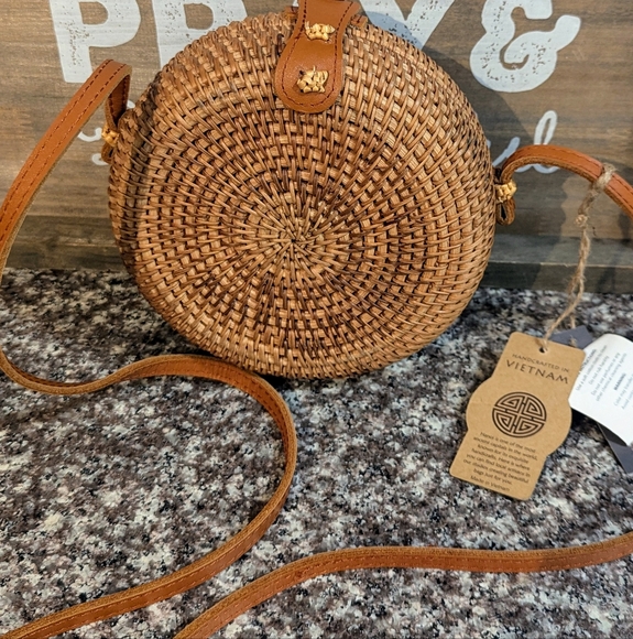Handbags - NWT Woven Wicker Round Crossbody Handbag